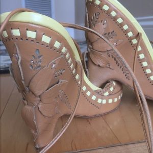 BCBG MAX AZRIA Leather flower accent wedge